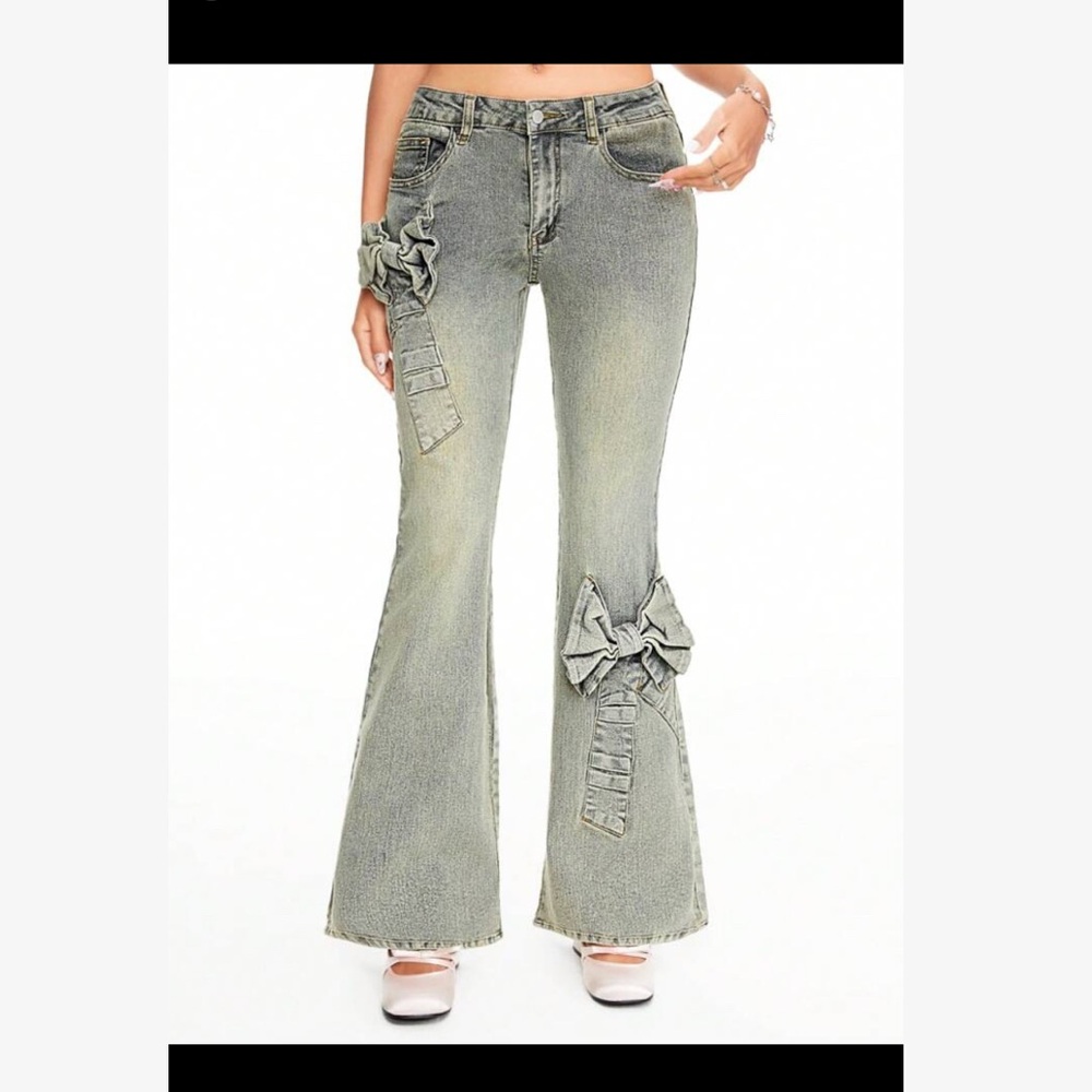 Gray Flare Wide Leg Jeans with Contrast Stitching